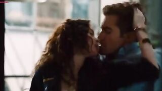 Anne Hathaway and Jake Gyllenhaal (Love and Other Drugs)