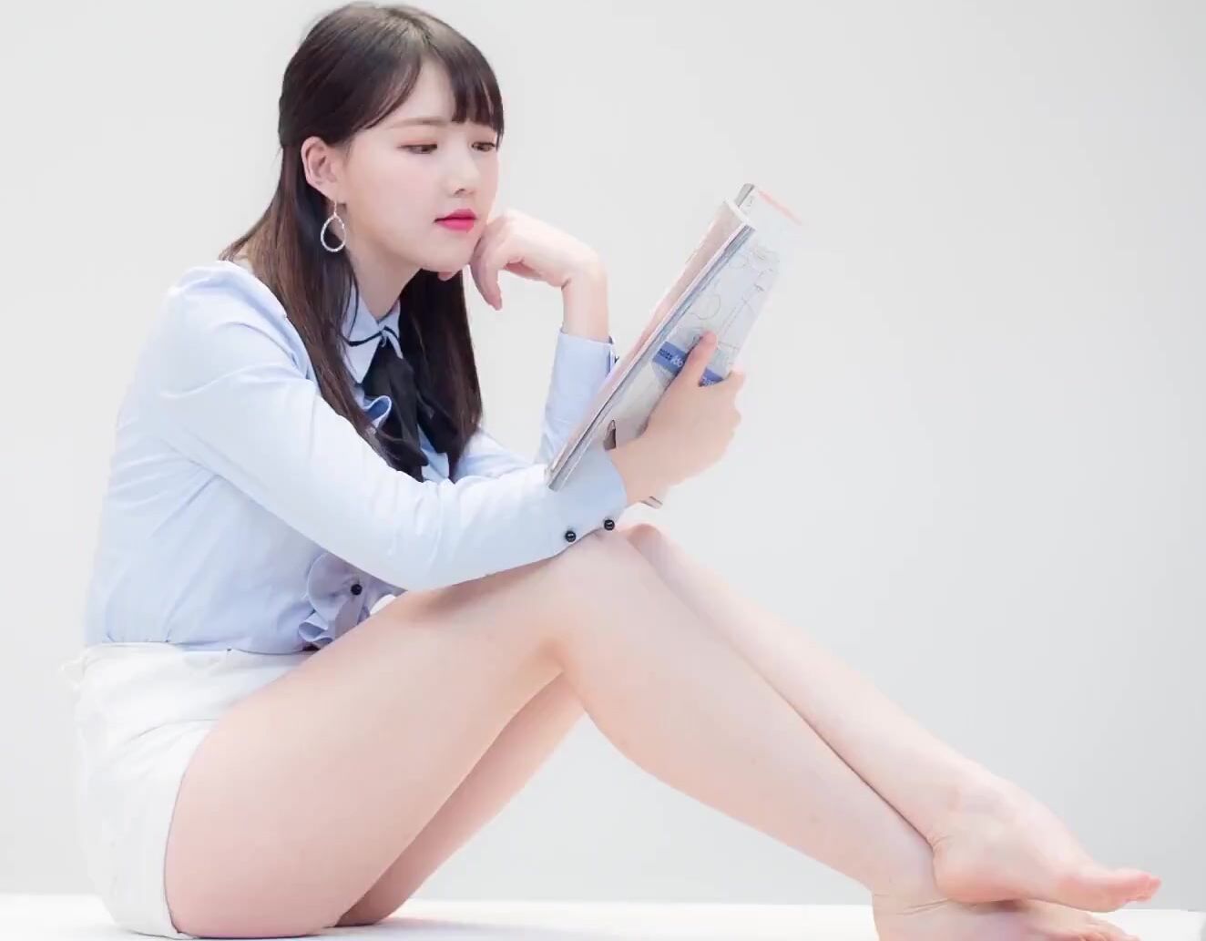 Gfriend Yerin Milky Legs