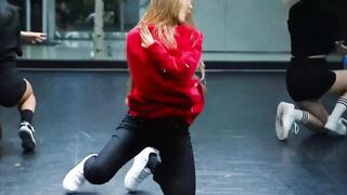 Sohee dance practice