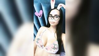 Cleavage bunny (GIF)