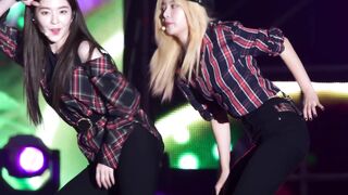 Red Velvet - Seulgi Flirting With Irene