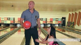 Valerie Kay Bowling For The Bachelor