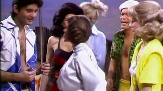 Carrie Fisher disrobes on Saturday Night Live