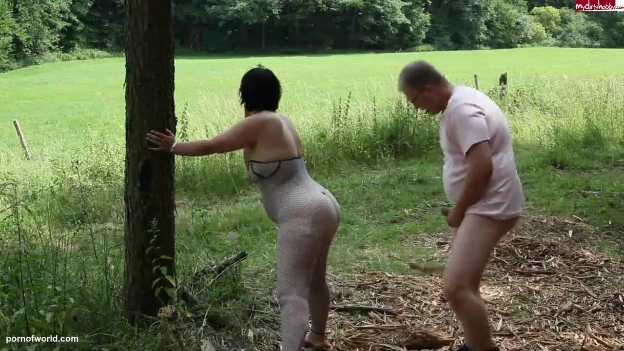 Outdoor fuck mature in a catcuit amateur photo pic