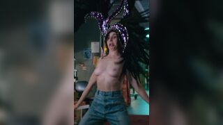 Alison Brie in ''Glow'' S03E03