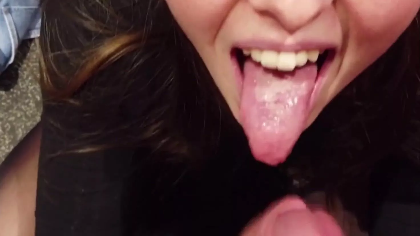 Amateur lickmylucy enjoys to give handjob and getting cum on her tongue ???? pic