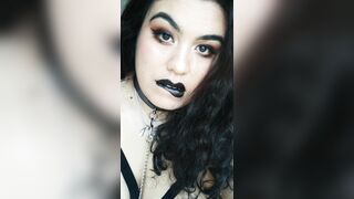 Any love for a gothy girl? ????????