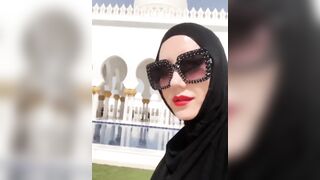 Hijabi In Aabaya Naked Underneath At Mosque