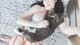 Living my best life as a kitty pillow ???? Is this one of the best crossovers on the internet? ???? OnlyFans signups currently on DISCOUNT (More info in comments ^^ ) + I'm LIVE on Twitch playing Nier Automata :D