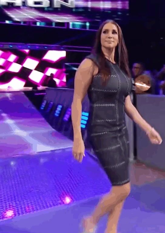 When she returns. Stephanie MCMAHON. Стефани макмэн 2022. Стефани макмэн горячие. Стефани макмэн 18.