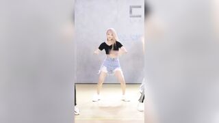 (G)I-DLE - Minnie (and Soyeon in comments)