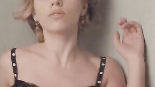 Scarlett Johansson's dick sucking lips...I don't think I could hold back my load for more than 10 seconds. Wonder how many guys she could finish off in just 10 minutes...