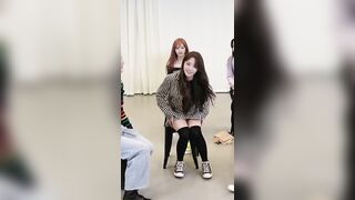 fromis_9 Jisun meaty thighs