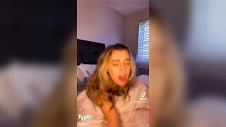 Sexy Girl Naked in Bed + Orgasm ????????????