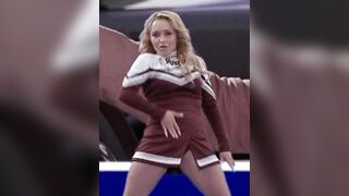 Hayden Panettiere likes to rub her pussy ????????