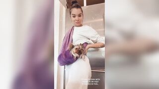 Hailee Steinfeld dancing!