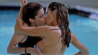 Denise Richards & Neve Campbell - Wild Things (1998)