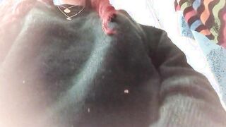 Like what's under my XXL sweater ? [gif]