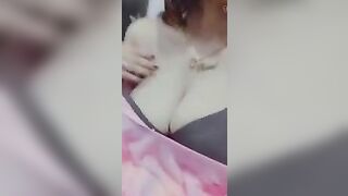 Hottest Desi Girl Ever With Gorgeous B00bs ???????? Sexiest Snaps Showing off her assets to Lover ???????? Latest Video Download Link in Comments