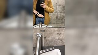 A hurt finger doesn‘t stop me from flashing my tits in a public rest room for you all ????
