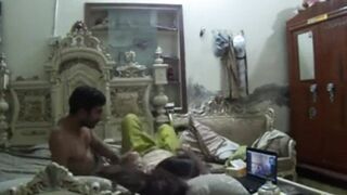 Pakistani Most Famous ''Ammi G Ammi G'' Full Video. Husband Watching His Wife Fucked on Video Call. Link in Commentss