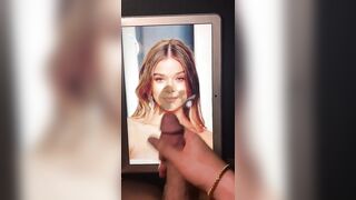 Hailee Steinfeld Cumtribute