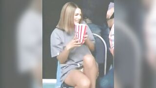 [GIF] Popcorn Induced Up Skirt