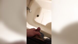 Tub piss