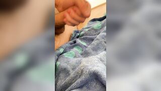 [Proof] Cumming while holding foreskin shut