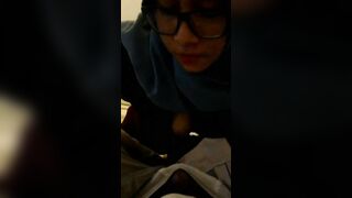 EXTREMELY HORNY HIJABI BABE GIVING BLOWJOB TO HER BOYFRIEND[LINK IN COMMENT]????????
