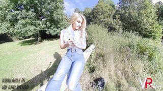 Sexy blonde irish babe Essie smoking a Cigarette. Smoking in Virtual Reality really hits my kink!