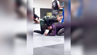 Fitness Model & Jiu Jitsu Black Belt Giovanna Eburneo [gif]