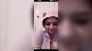 Tiktok Latina spends entire live tryna pop a tit out then succeeds and immediately ends it. Only caught the slip.