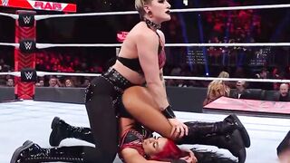 Ok she just folded up Zelina ????