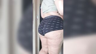 just aiming to be the girl with the fattest ass