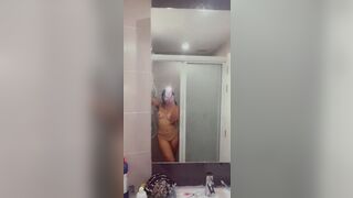 It‘s showertime guys … i‘am horny … it‘s time to cum