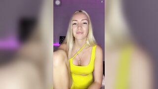 @anyas_private was live showing off her pretty hot beautiful sole on a lovely wonderful Monday!! Part 1